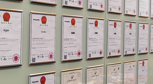 自动拉钉机_自动铆钉枪_自动铆螺母机